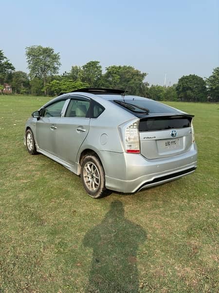 Toyota Prius 2011 sunroof 10