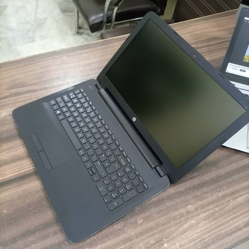 HP NoteBook 250, Core i3 7th generation, 8GB Ram, 180GB SSD 1