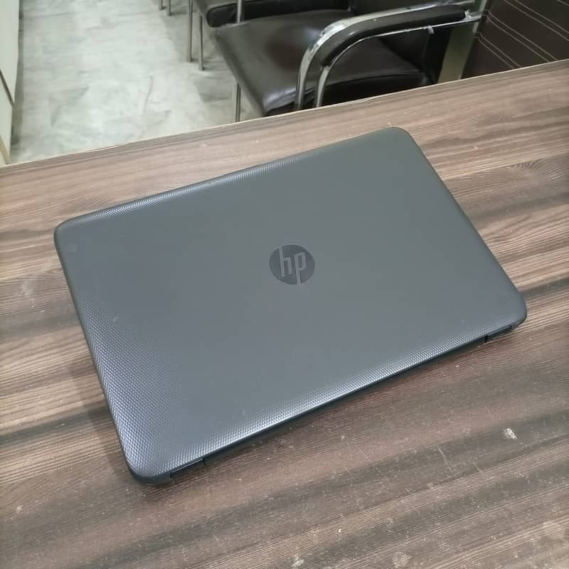 HP NoteBook 250, Core i3 7th generation, 8GB Ram, 180GB SSD 4