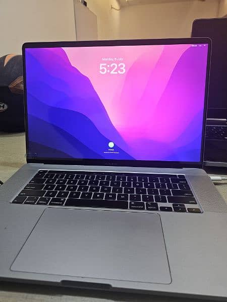 Apple Macbook pro 2019. i9 16 inches 0