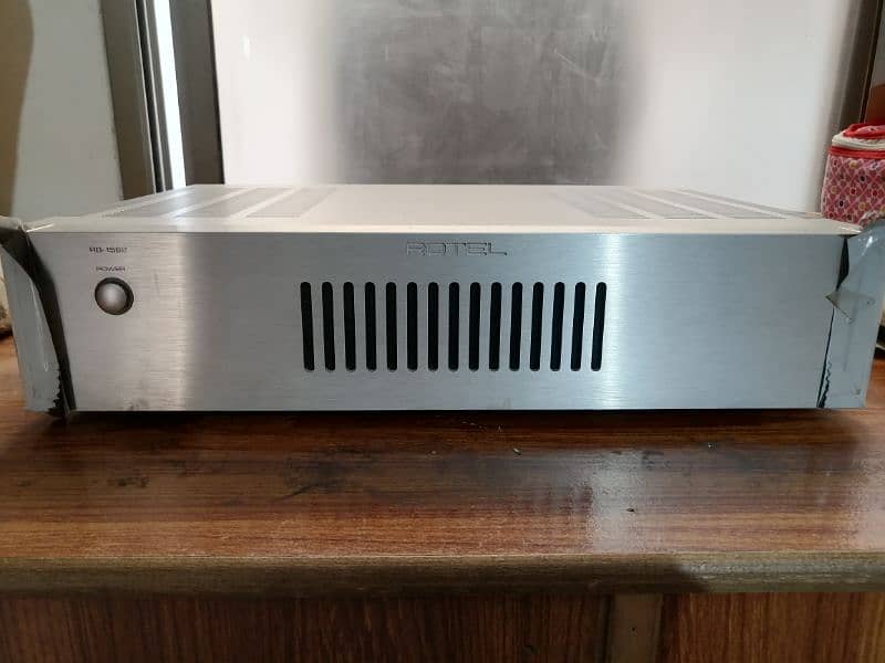 Rotel Amplifier, SONOS Connect, Bowers and Wilkins Speakers 6