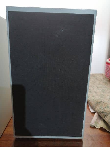 Rotel Amplifier, SONOS Connect, Bowers and Wilkins Speakers 16