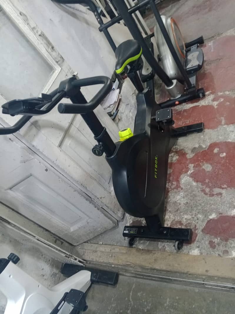 exercise cycle / exercise bike / fit box / gym 1