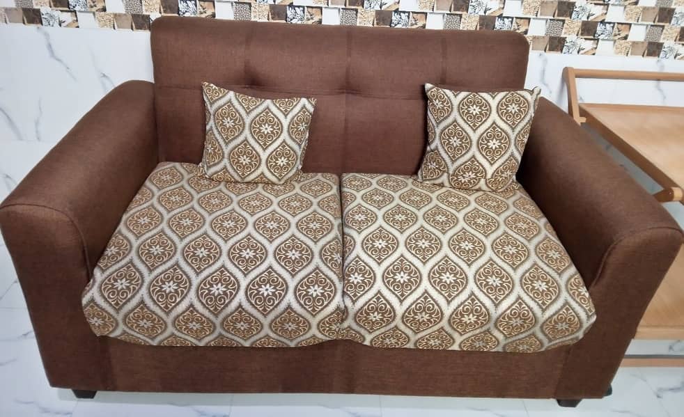 7-Seater Sofa Set with Center Table for Sale: 2