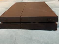 PS4 1TB With box 2 Joysticks Good condition JailBreak