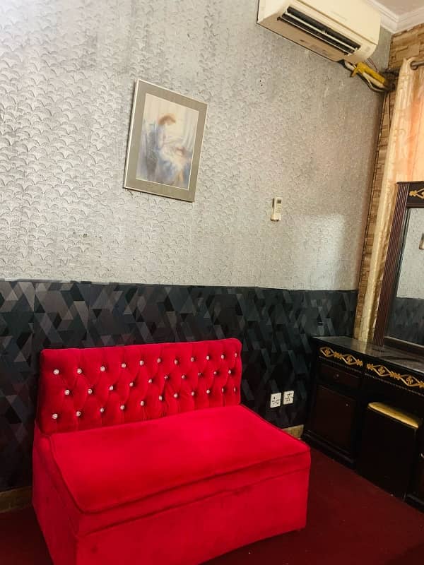5 Marla VIP full furnished portion for rent in johar town phase 2 Block L Emporium mall 14