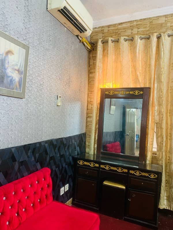 5 Marla VIP full furnished portion for rent in johar town phase 2 Block L Emporium mall 16