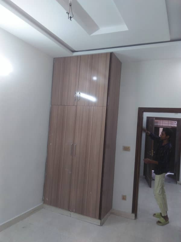 2.25marla house for sell 3bad attch bath tvl dable kitchen till floring wood wark good loction man apruch 19