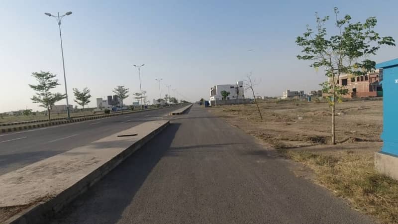 Kanal Plot For Sale 150 Ft Road Approach No DP Poll Good Location 2