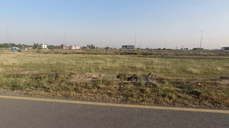 Kanal Plot For Sale 150 Ft Road Approach No DP Poll Good Location 5