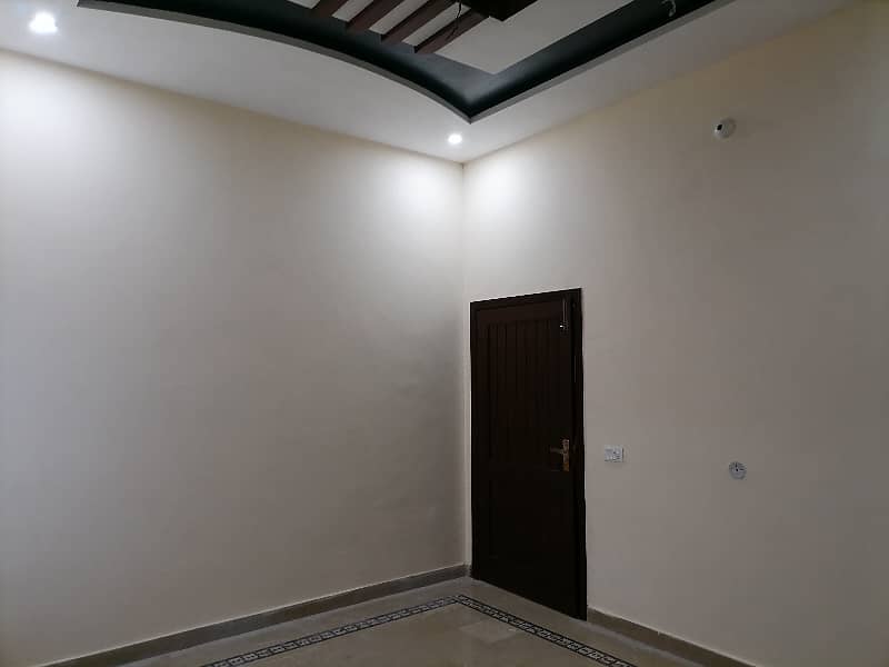Spacious House Is Available For sale In Ideal Location Of Millat Road 2
