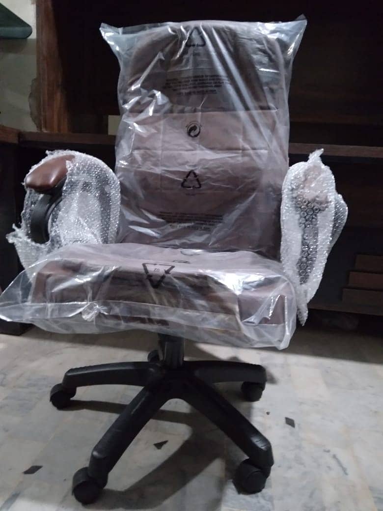 Visitor chair /Office chair /Gaming chair /office chair  /Boss chair 12