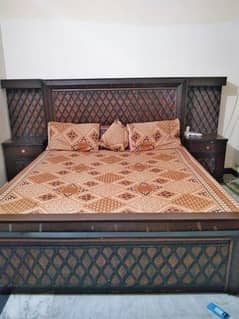 king size bed side tables and dressing table