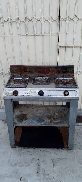 Gas Stove with 3 burners. 0