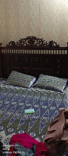Doubble Bed with Dresing