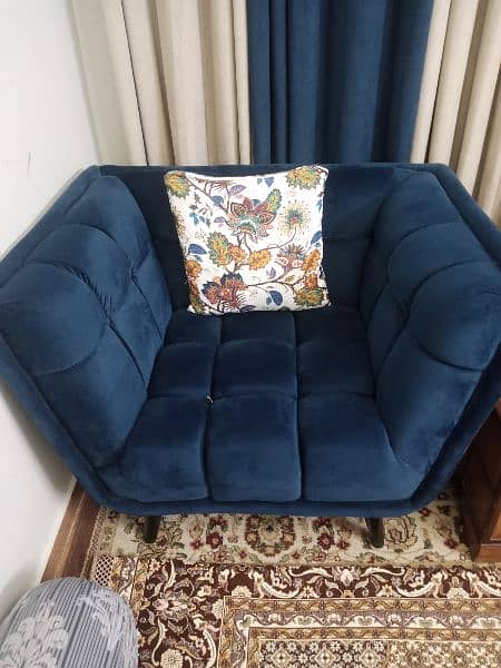 Royal blue colour sofa set good condition without cushions 1