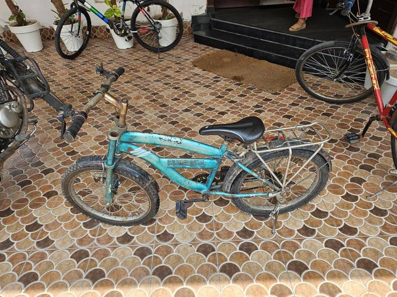 Pre-loved kids bicycle 4