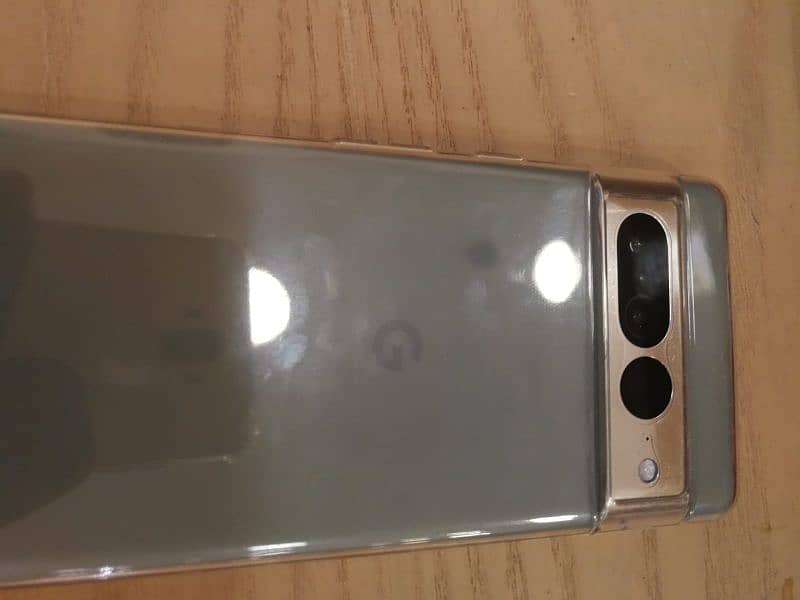 Google pixel 7 pro 12 128 clean display not single one scratch 1