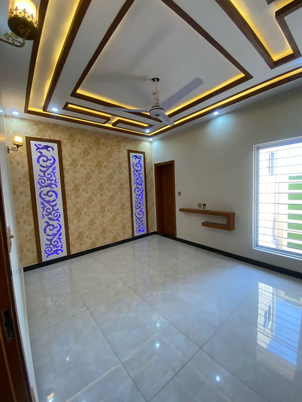 10 Marla House Available For Rent In Overseas B Bahria Town Lahore 6