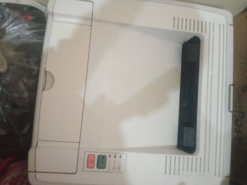 Hp lasser jet printer and original cabels only 1 month used 4