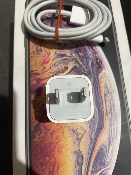 iphone xs max ka 100% original box pulled charger hy 1