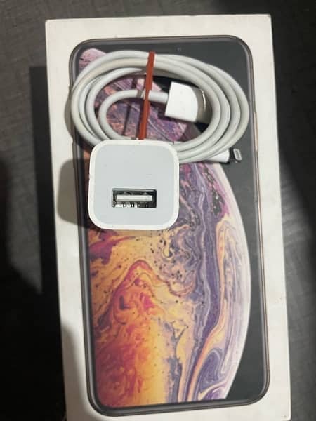 iphone xs max ka 100% original box pulled charger hy 3