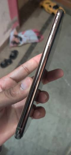 iphone xs max with box  chrger