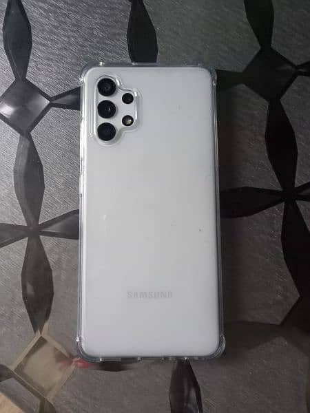 samsung a32 10/10condition with box 0