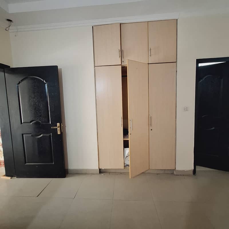 10 Marla Lower Portion Available For Rent in Dha Phase 5 2