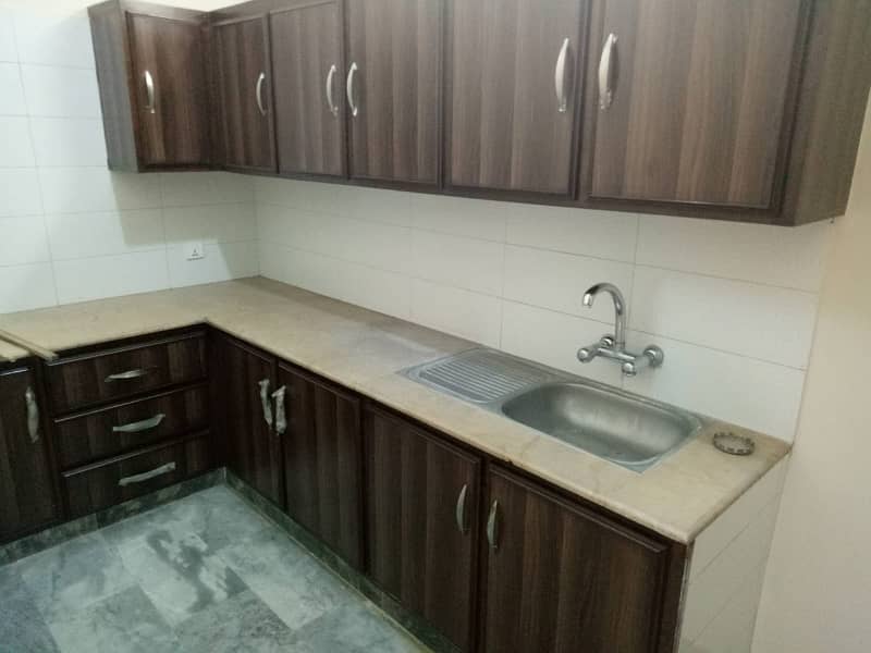 Beautiful Kanal Upper Portion Available For Rent in Dha Phase 4 11