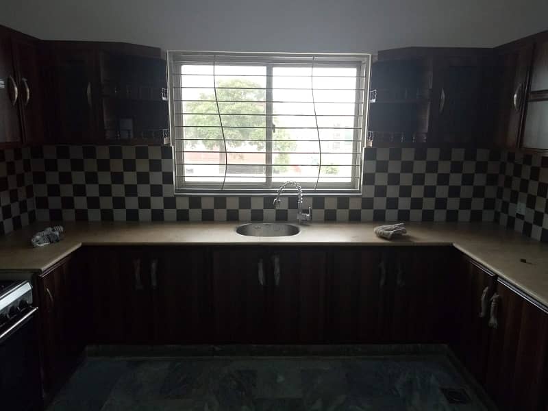 Beautiful Kanal Upper Portion Available For Rent in Dha Phase 4 22