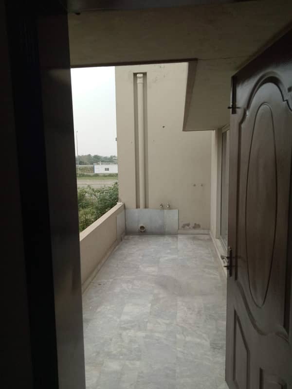 Beautiful Kanal Upper Portion Available For Rent in Dha Phase 4 24