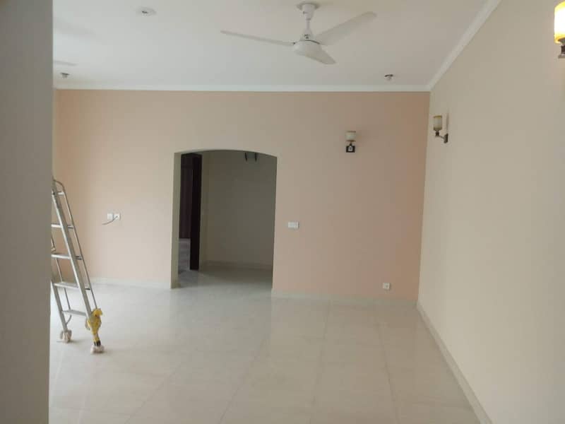 Beautiful Kanal Upper Portion Available For Rent in Dha Phase 4 34