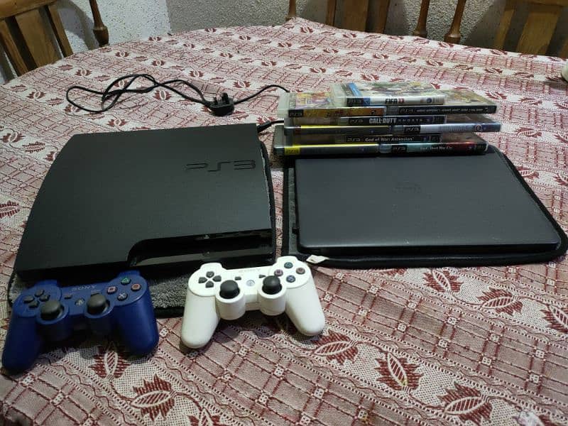 brand new ps3 along with 10games CDs 0