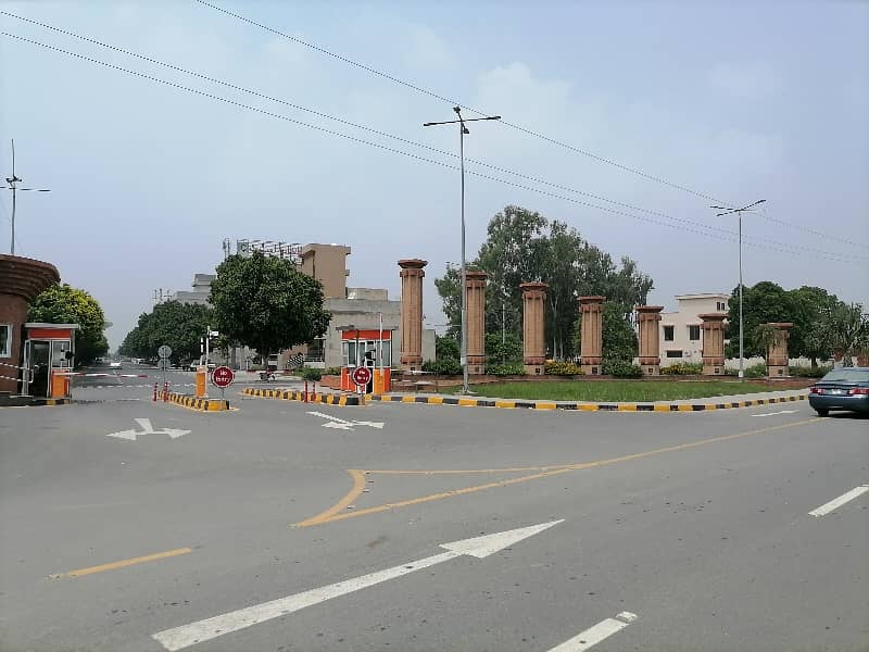 Residential Plot Spread Over 10 Marla In Wapda City - Block B Available 7