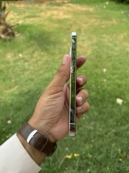 Iphone 13 pro max Silver 128GB PTA approved 5