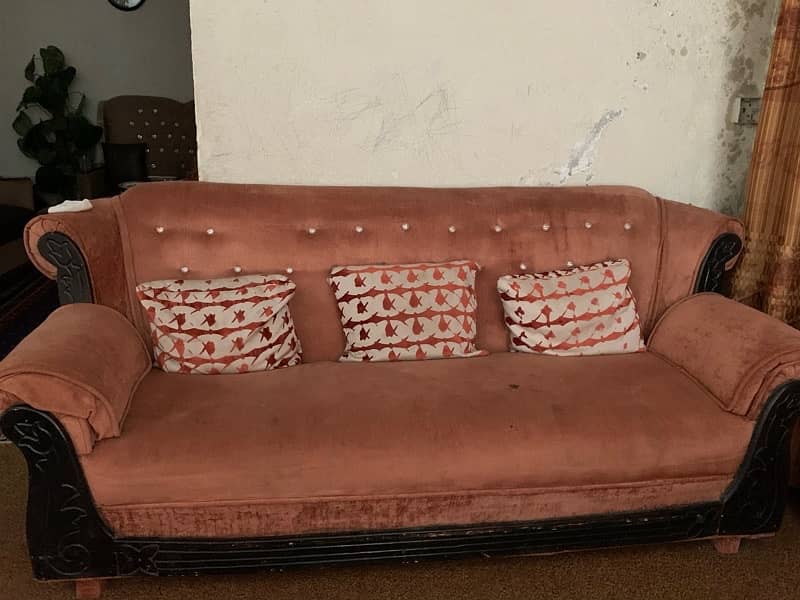 2SofaSets 6seater with 2tables 3