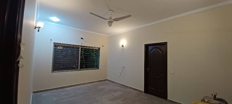 One Kanal 3 Beds Full Renovated Upper Portion For Rent In Phase 4, DHA. 1