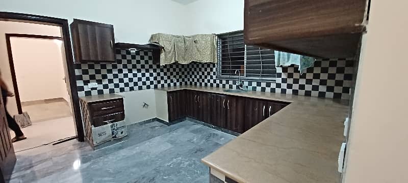 One Kanal 3 Beds Full Renovated Upper Portion For Rent In Phase 4, DHA. 9