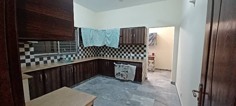 One Kanal 3 Beds Full Renovated Upper Portion For Rent In Phase 4, DHA. 10