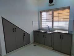 (Spacious Upper Portion 1.5 Kanal House For Rent, 3 Bed Room With attached Bath, Drawing dinning, Kitchen, T. V Lounge, Servant Quarter On Top With attached Bath