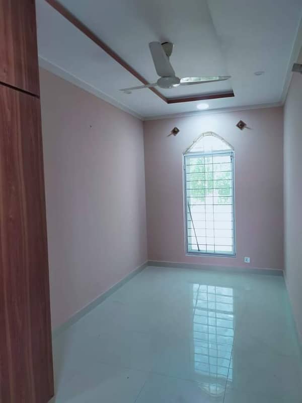 (Spacious Upper Portion 1.5 Kanal House For Rent, 3 Bed Room With attached Bath, Drawing dinning, Kitchen, T. V Lounge, Servant Quarter On Top With attached Bath 9