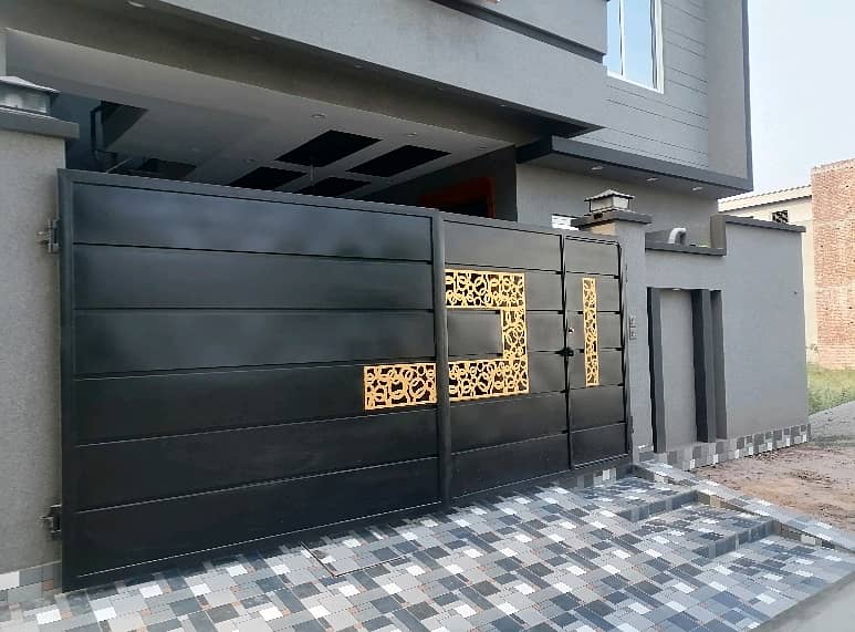 House Sized 5 Marla Is Available For sale In Nasheman-e-Iqbal Phase 2 2