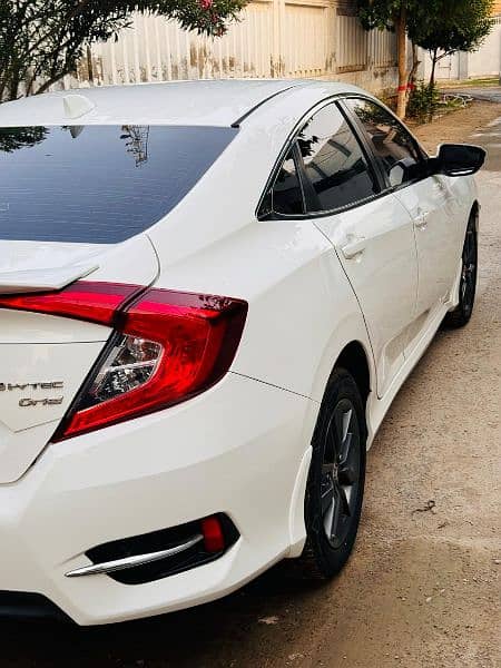 honda civic 2021 ug Ful option 4