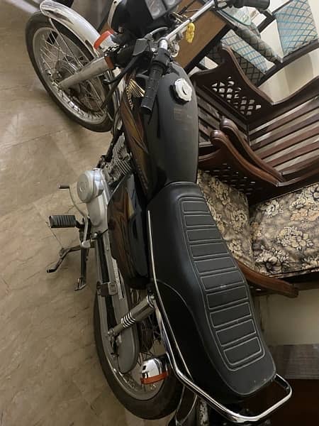 Honda CG 125 Black 4