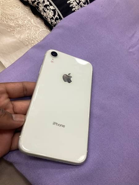 iPhone xr non pta 128 gb storage 4