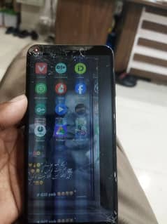 Huawei Honor 7c 
4/64gb
