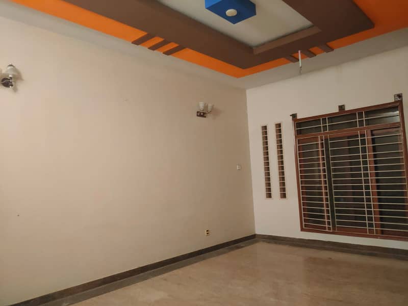 240 Square Yards Portion Available For Rent In Gulistan E Jahaur Block 7 0