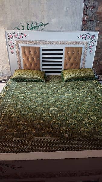 double bed with 2 side table mirror table bilkul new hain 0