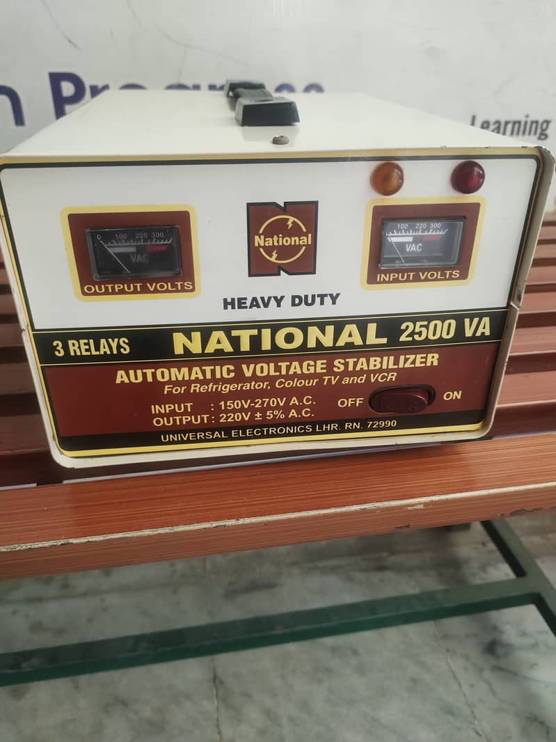 National stabilizer 2500v 4